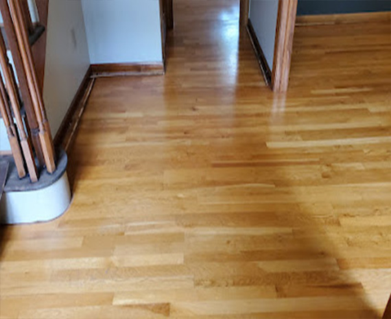 Shamong foyer before sainding oak floor