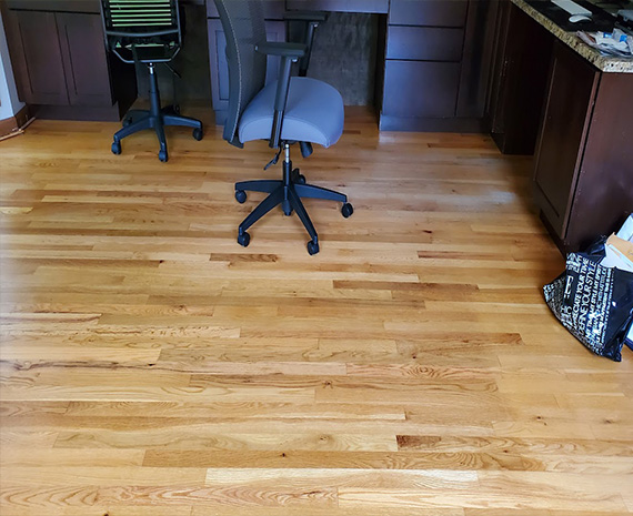 Shamong living room before floor refinished