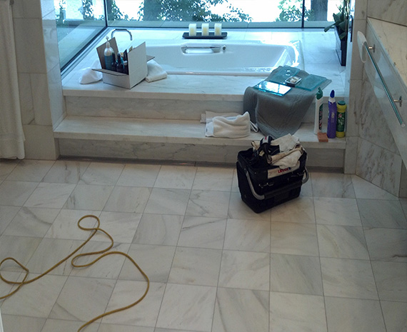 New Hope Soaking Tub surrounded by 3 walls of glass