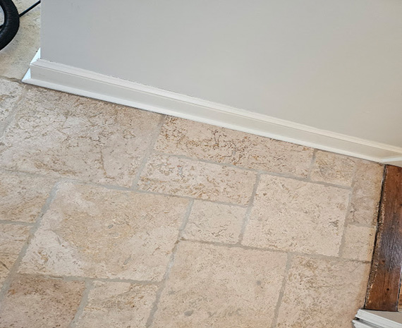 Travertine entry before 570 x 465